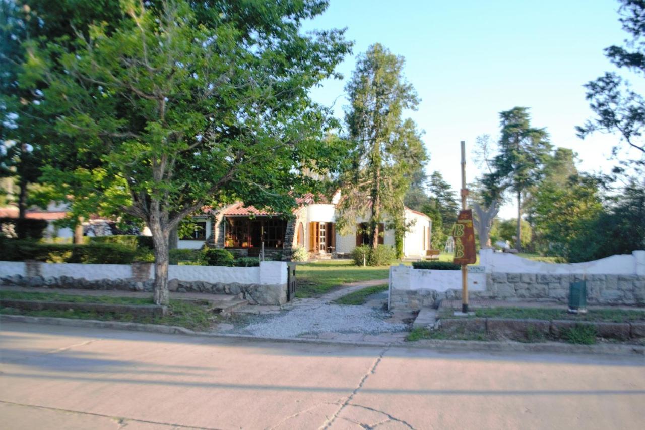 Casa De Huespedes - B&B فيلا جياردينو المظهر الخارجي الصورة