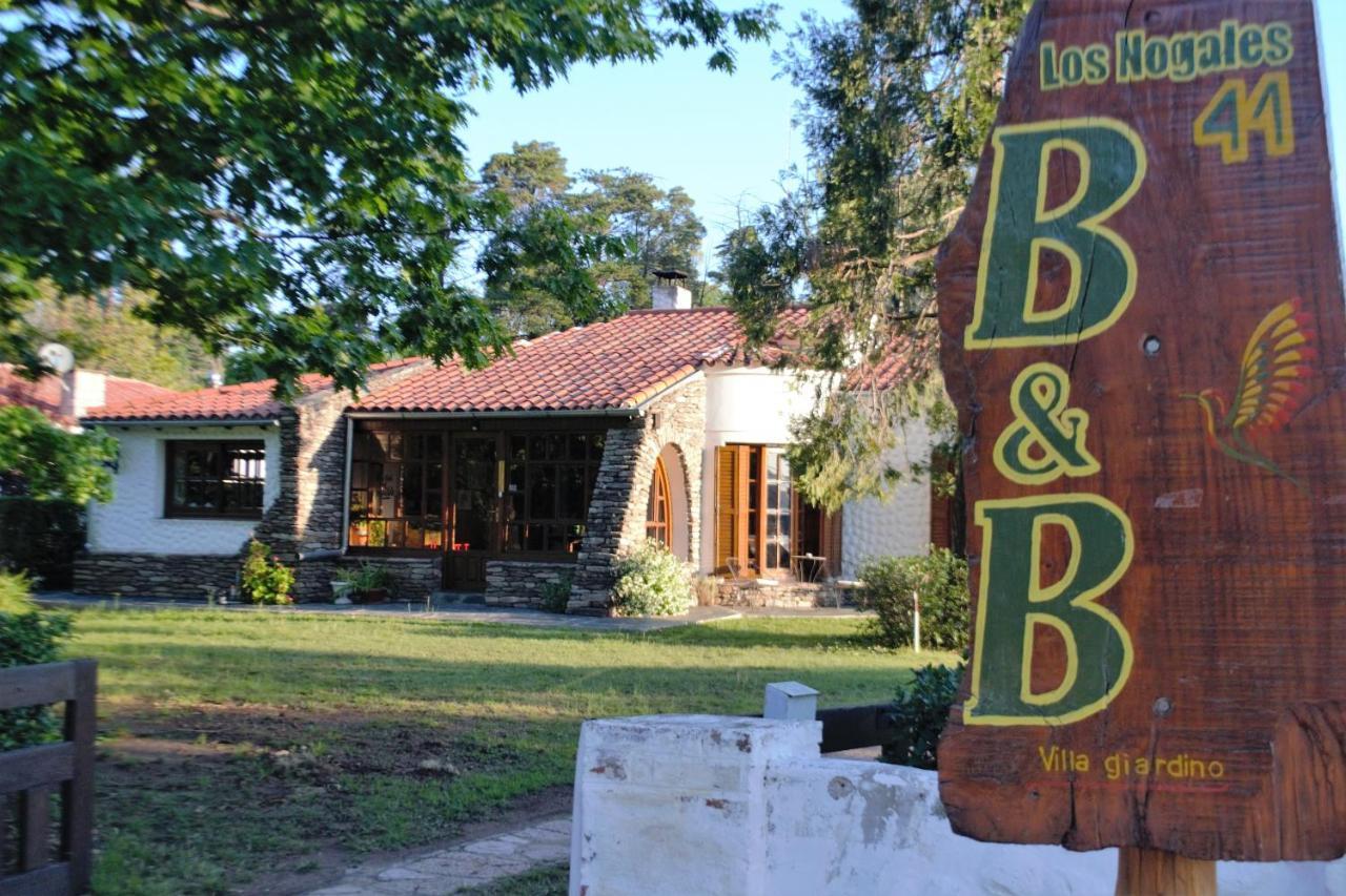 Casa De Huespedes - B&B فيلا جياردينو المظهر الخارجي الصورة