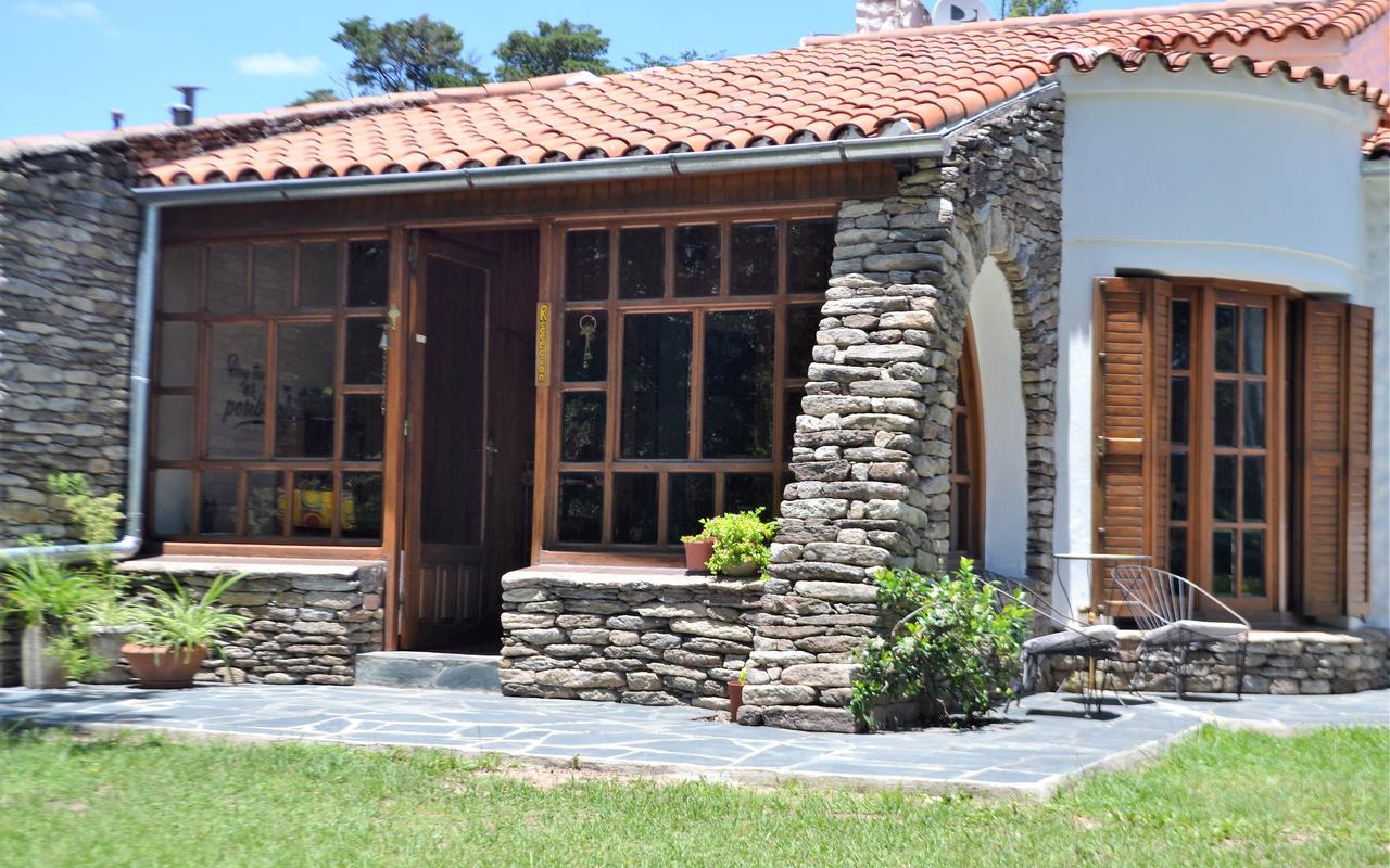 Casa De Huespedes - B&B فيلا جياردينو المظهر الخارجي الصورة